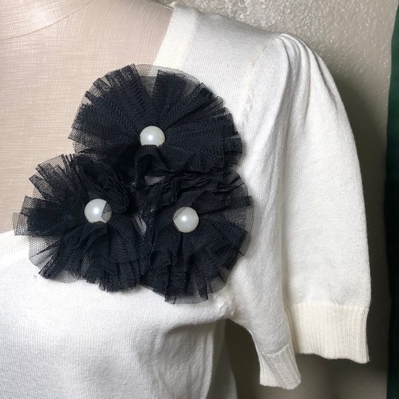 Ivory blouse - Picture 2 of 2